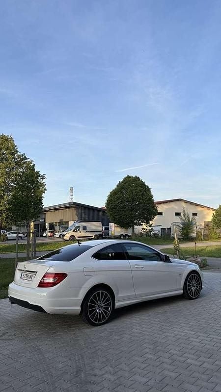 Gebraucht Mercedes C250 AMG line 204 PS (150 kW) 2013 Weiß Coupé