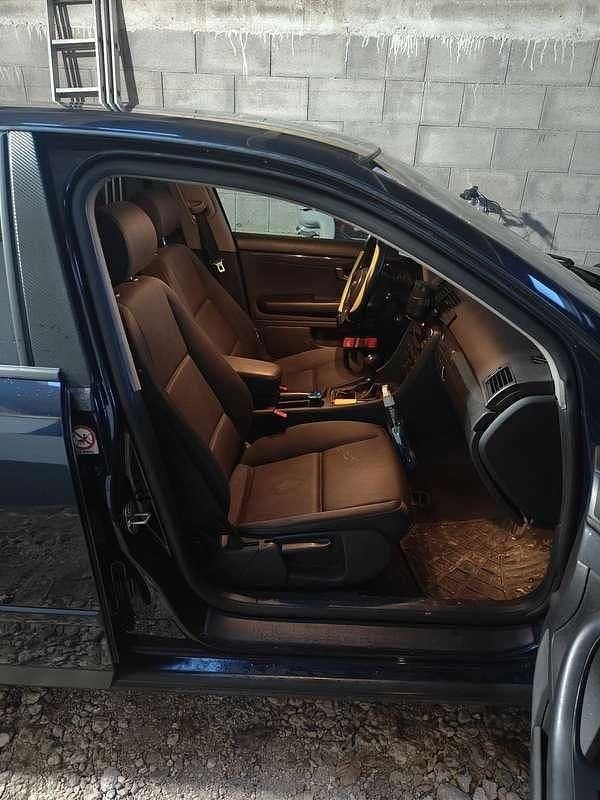 Gebraucht Audi A4 101 PS (74 kW) 2004 Blau Limousine