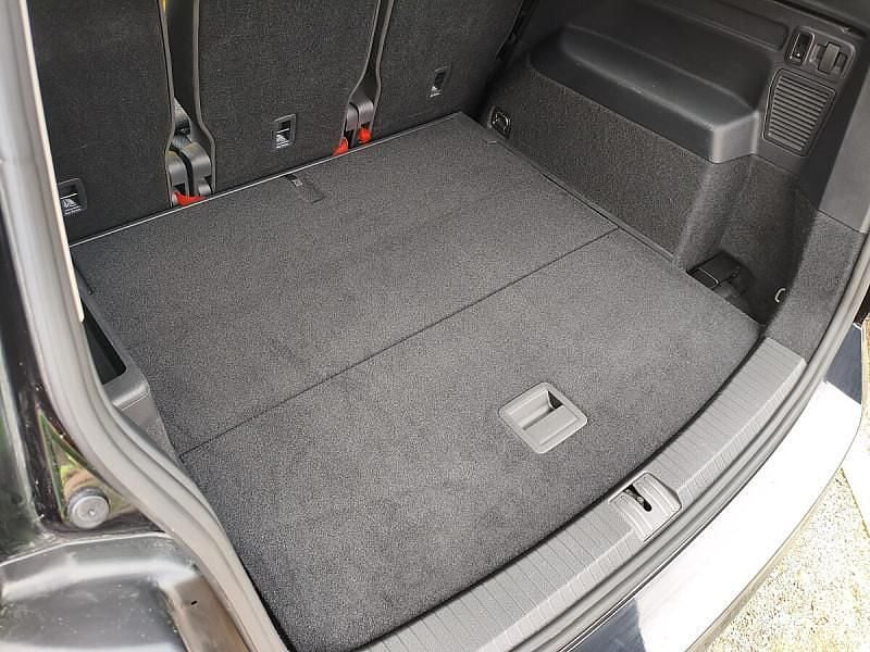 Gebraucht VW Touran 150 PS (110 kW) 2024 Schwarz Van / Kleinbus