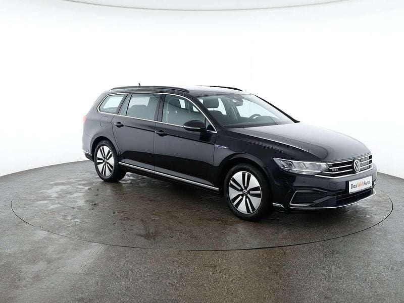 Gebraucht VW Passat GTE 156 PS (114 kW) 2022 Schwarz  metallicperleffektno Kombi