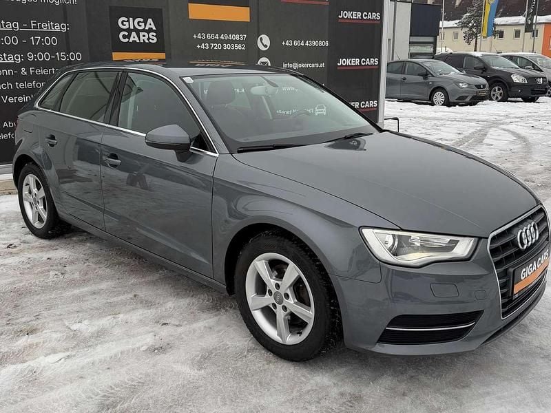 Gebraucht Audi A3 Sportback Ambiente 105 PS (77 kW) 2013 Grau Kleinwagen