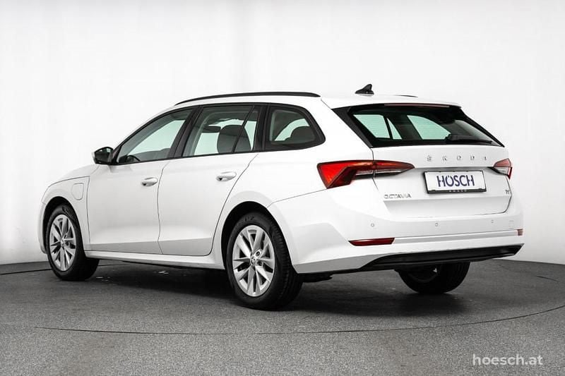 Gebraucht Skoda Octavia Ambition 204 PS (150 kW) 2023 Weiß Kombi