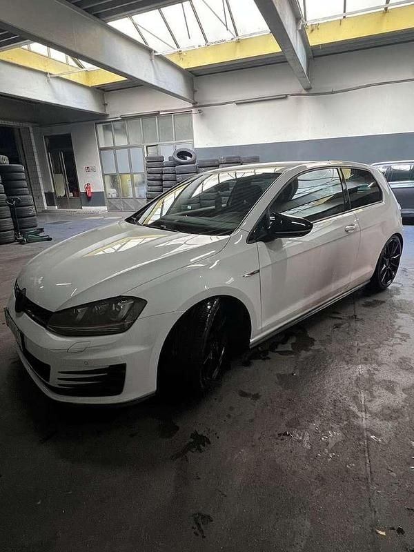 Gebraucht VW Golf VII GTI 230 PS (169 kW) 2014 Limousine