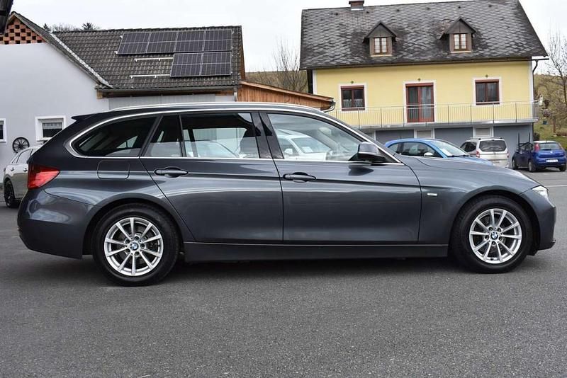 Gebraucht BMW 318 143 PS (105 kW) 2013 Grau Kombi