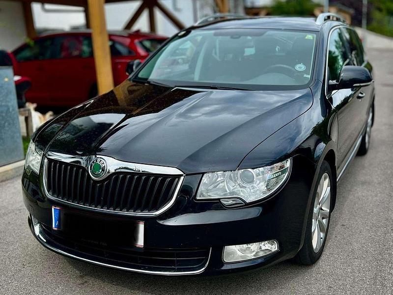 Schwarz Gebraucht 2011 Skoda Superb Ambition Kombi | € 7.200 (Fairer Preis) - Bild 1/4