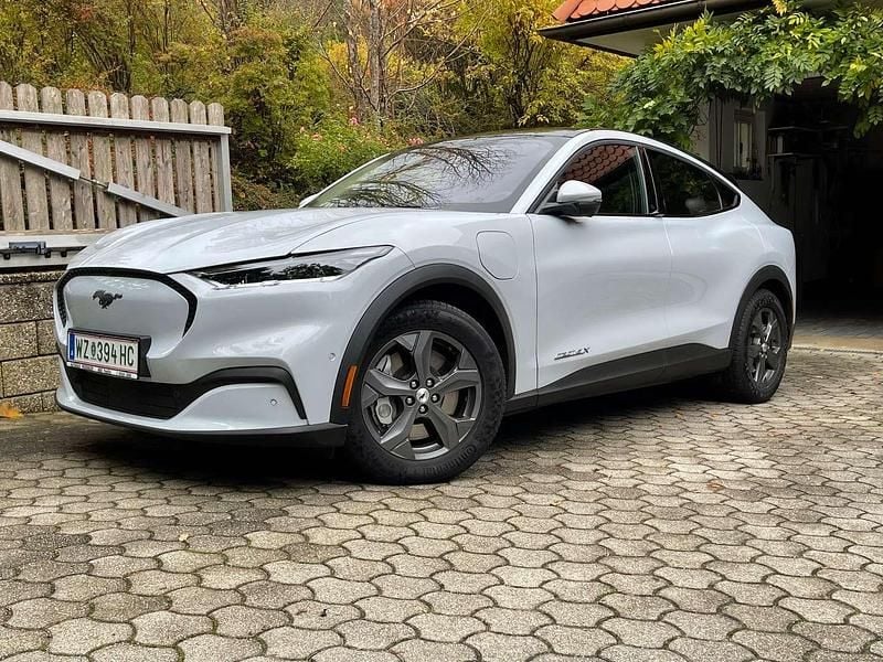 Gebraucht Ford Mustang Mach-E Extended Range 216 kW (294 PS) 2022 Weiß SUV