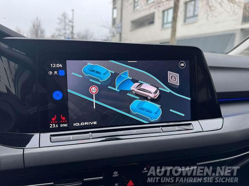 Gebraucht VW Golf VIII Style 150 PS (110 kW) 2021 Weiß Kombi