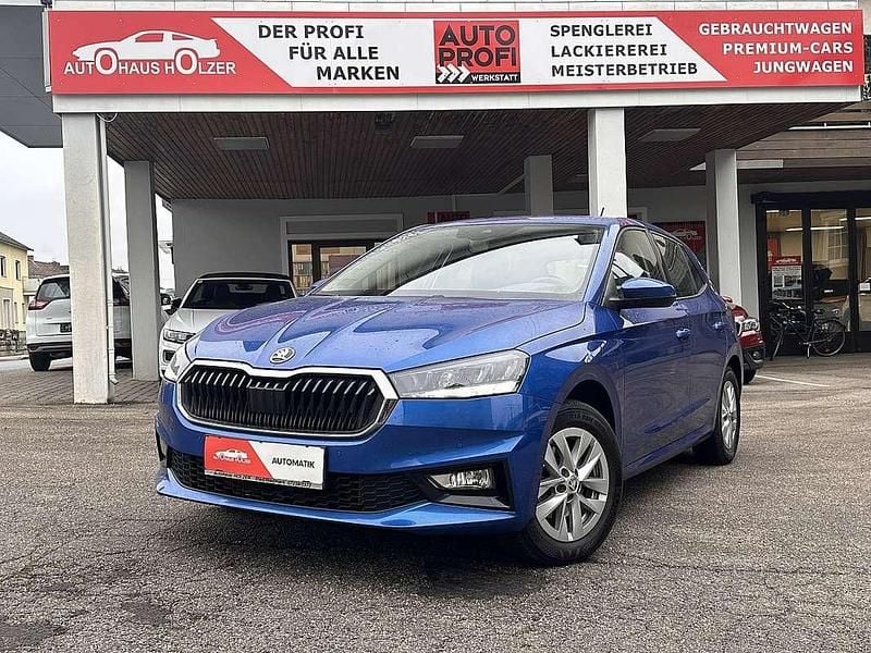 Blau Gebraucht 2024 Skoda Fabia Selection Limousine | € 20.890 (Guter Preis) - Bild 1/4