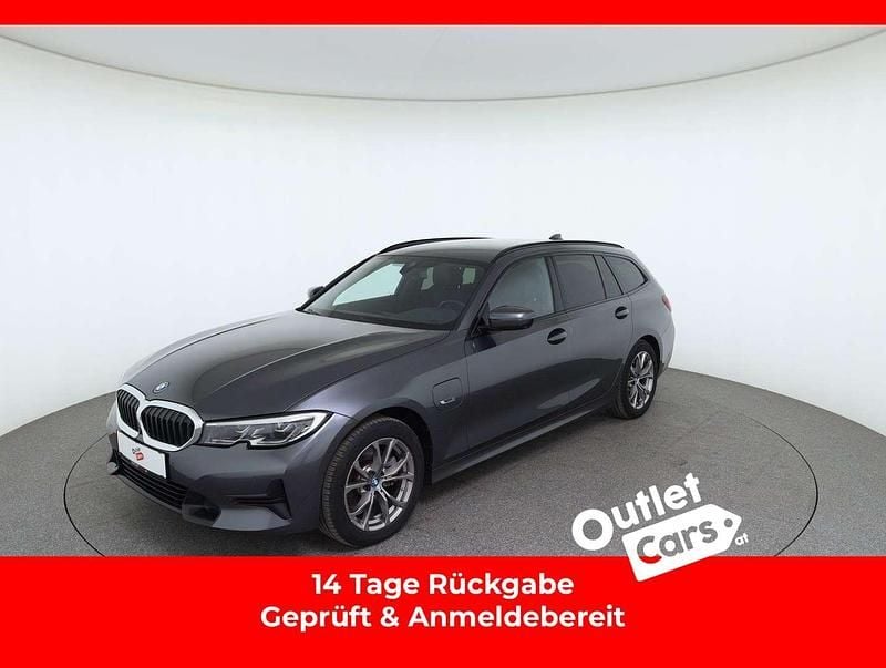 Gebraucht BMW 320e Sport Line 163 PS (119 kW) 2022 Grau Kombi