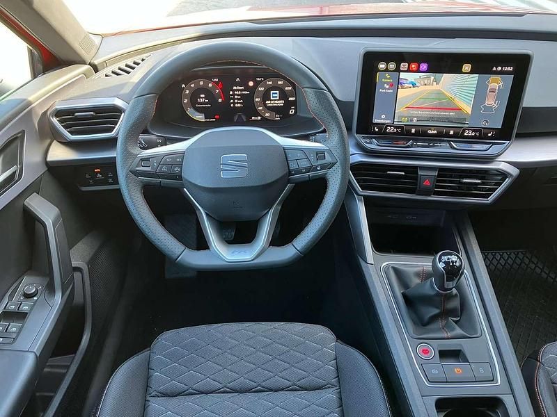 Neu Seat Leon FR 116 PS (85 kW) 2025 Rot Kombi