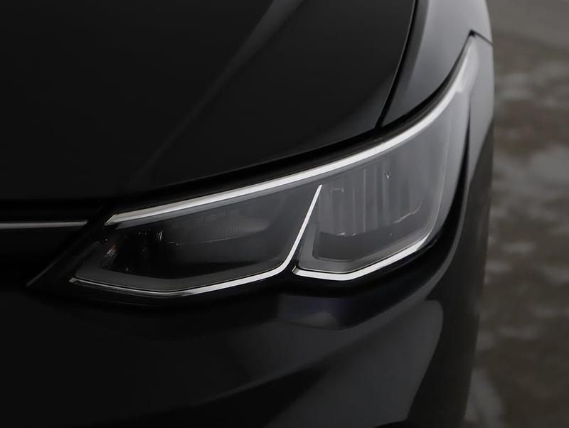 Gebraucht VW Golf VIII Life 110 PS (80 kW) 2022 Mittelgrau  normal Limousine