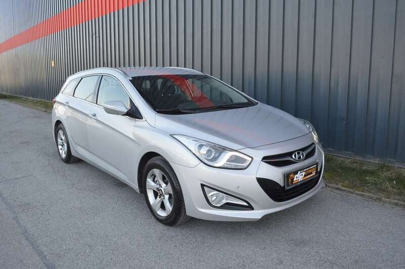 Grau Gebraucht 2012 Hyundai i40 Comfort Kombi | € 4.999 - Bild 1/4