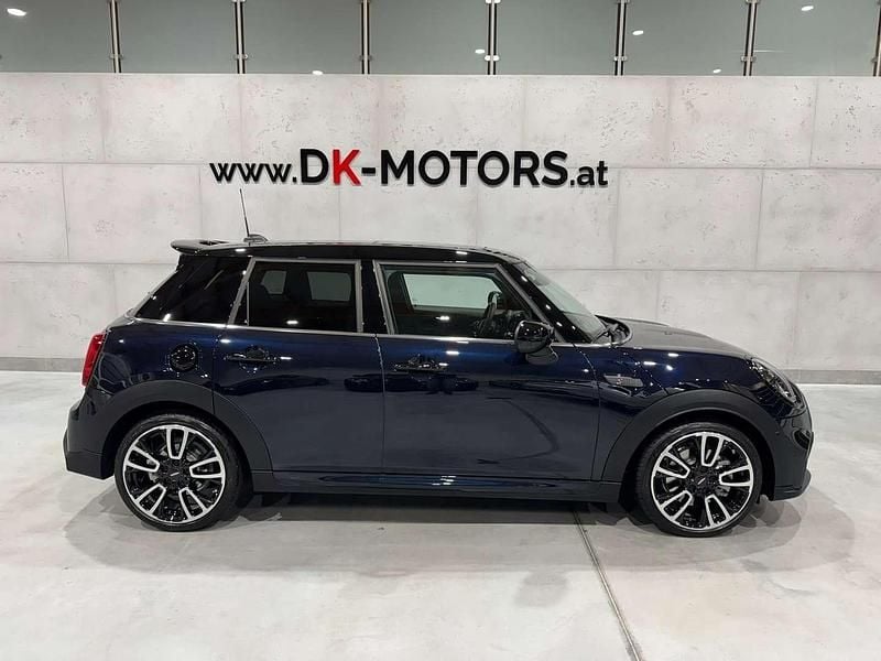 Schwarz Gebraucht 2024 Mini John Cooper Works Kleinwagen | € 36.990 - Bild 1/4