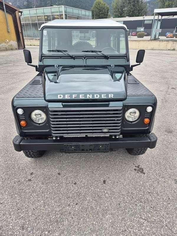 Gebraucht Land Rover Defender SE 122 PS (89 kW) 2015 Grün SUV