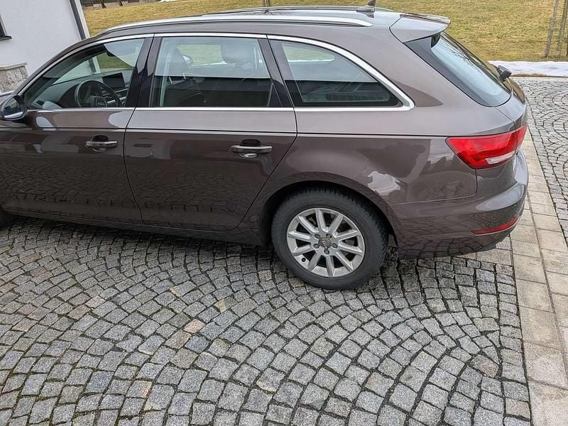 Gebraucht Audi A4 150 PS (110 kW) 2015 Braun Kombi