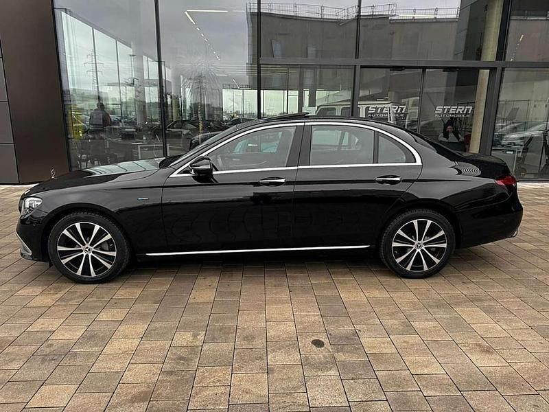Gebraucht Mercedes E300 Exclusive 194 PS (142 kW) 2020 Schwarz Limousine