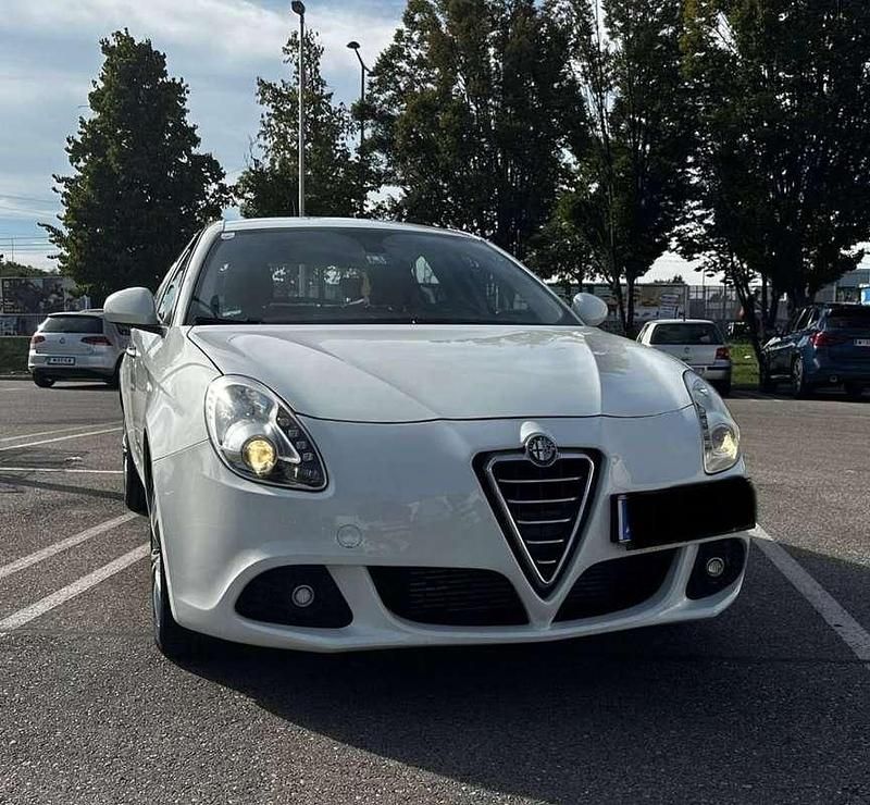 Gebraucht Alfa Romeo Giulietta Veloce 105 PS (77 kW) 2013 Weiß Limousine