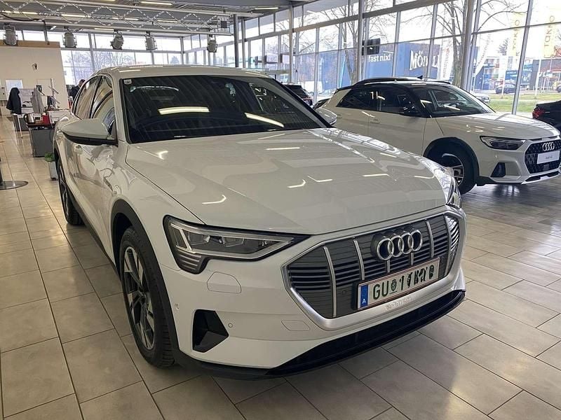 Gebraucht Audi e-tron Business 230 kW (313 PS) 2022 SUV