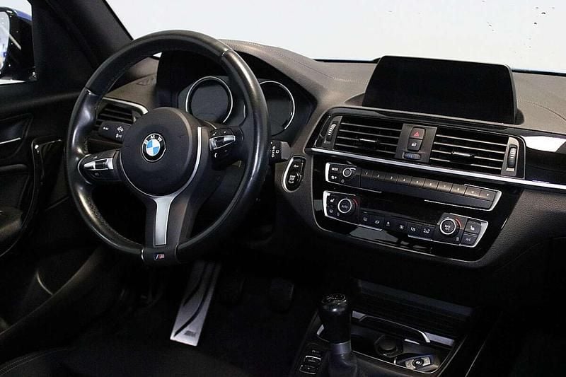 Gebraucht BMW 116 Shadowline 109 PS (80 kW) 2019 Blau Kleinwagen