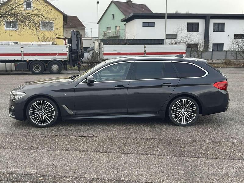 Gebraucht BMW 520 M Sport 190 PS (139 kW) 2020 Grau Kombi