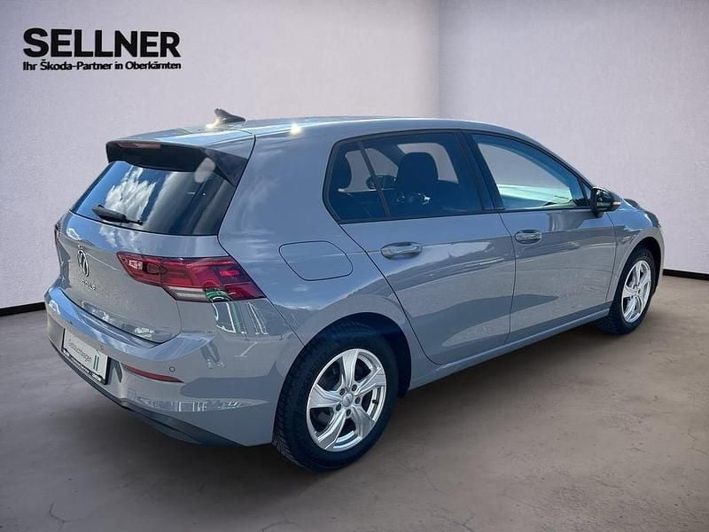 Gebraucht VW Golf VIII 110 PS (80 kW) 2024 Mittelgrau  normal