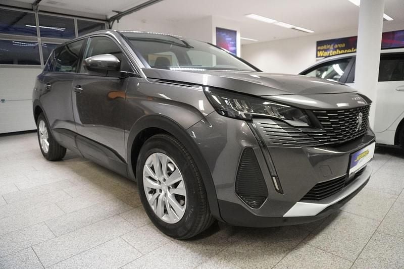 Gebraucht Peugeot 5008 131 PS (96 kW) 2021 Grau SUV