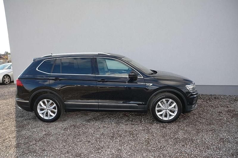 Schwarz Gebraucht 2018 VW Tiguan Allspace Highline SUV | € 28.990 (Etwas zu teuer) - Bild 1/4