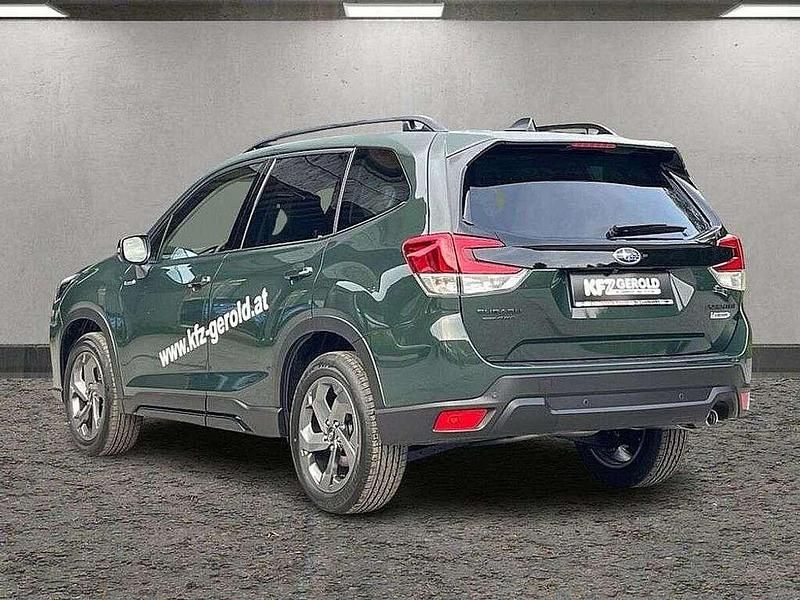 Gebraucht Subaru Forester 150 PS (110 kW) 2024 Grün SUV
