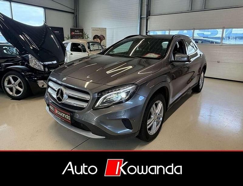 Gebraucht Mercedes GLA200 136 PS (100 kW) 2015 Grau SUV