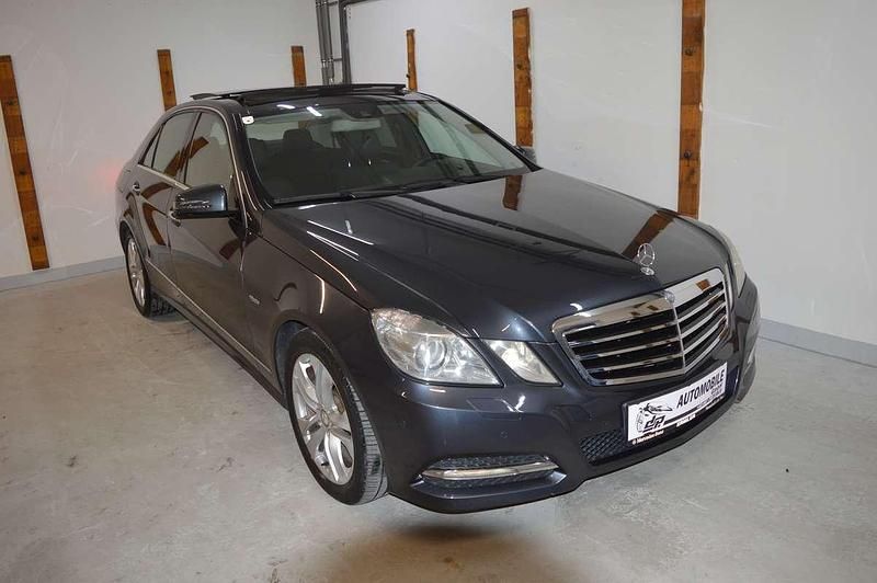 Grau Gebraucht 2012 Mercedes E350 Avantgarde Limousine | € 11.900 (Fairer Preis) - Bild 1/4