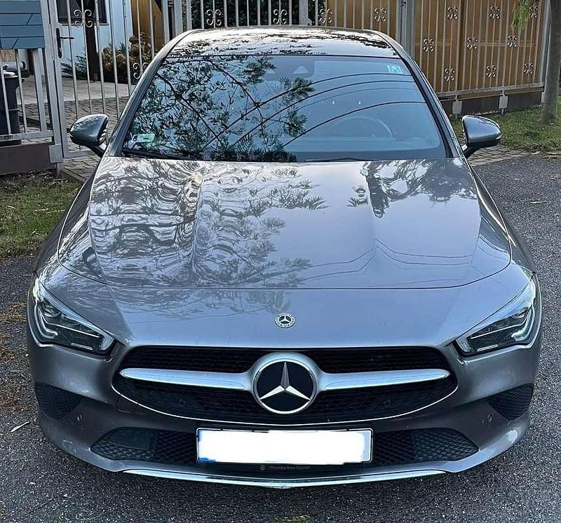 Gebraucht Mercedes CLA200 Shooting Brake 150 PS (110 kW) 2020 Grau Kombi
