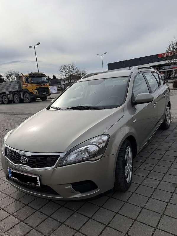 Gebraucht Kia Ceed Sportswagon 90 PS (66 kW) 2012 Kombi