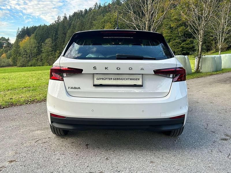 Gebraucht Skoda Fabia 65 PS (47 kW) 2022 Grau Limousine