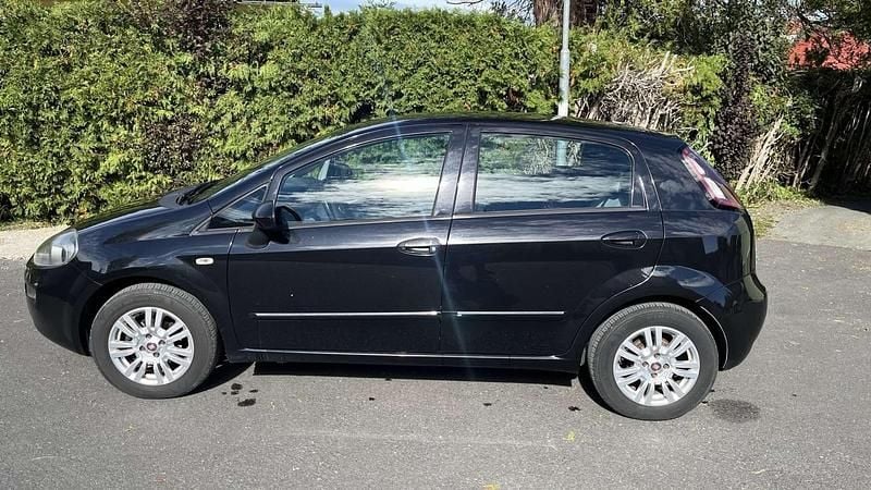 Gebraucht Fiat Punto Easy 69 PS (50 kW) 2012 Limousine