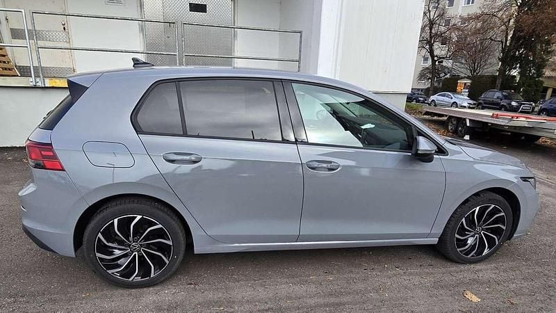 Gebraucht VW Golf VIII Highline 110 PS (80 kW) 2023 Limousine