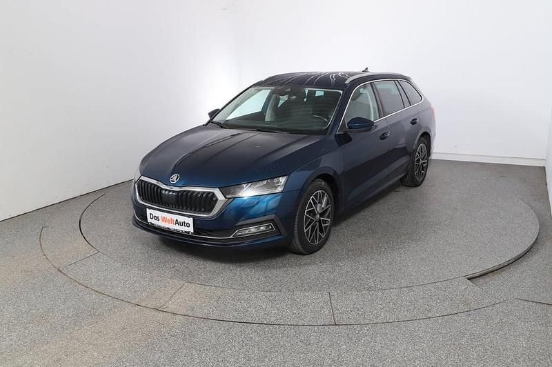 Dunkelblau metallic Gebraucht 2021 Skoda Octavia Style Kombi | € 23.950 (Etwas zu teuer) - Bild 1/4