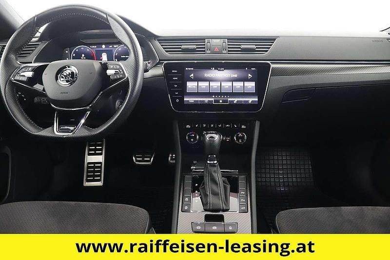 Gebraucht Skoda Superb SportLine 150 PS (110 kW) 2022 Silber Kombi