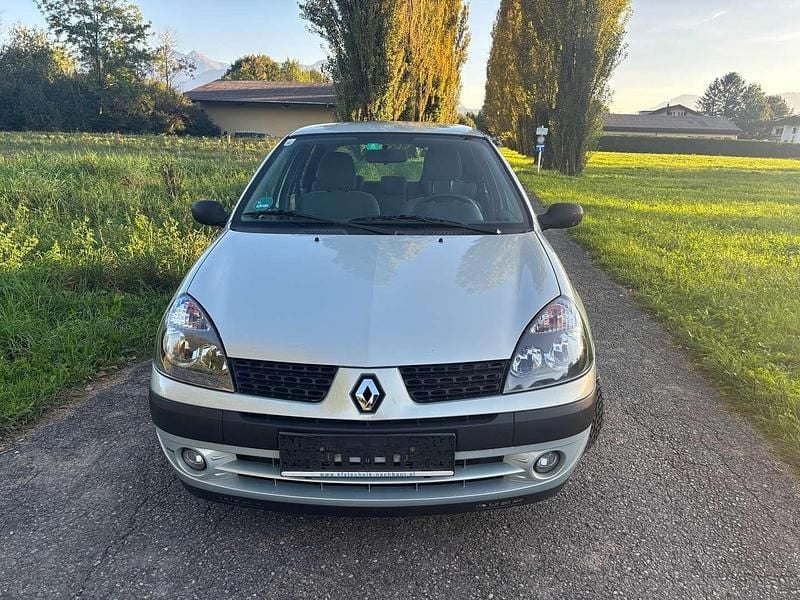 Gebraucht Renault Clio II 75 PS (55 kW) 2002 Grau Kleinwagen