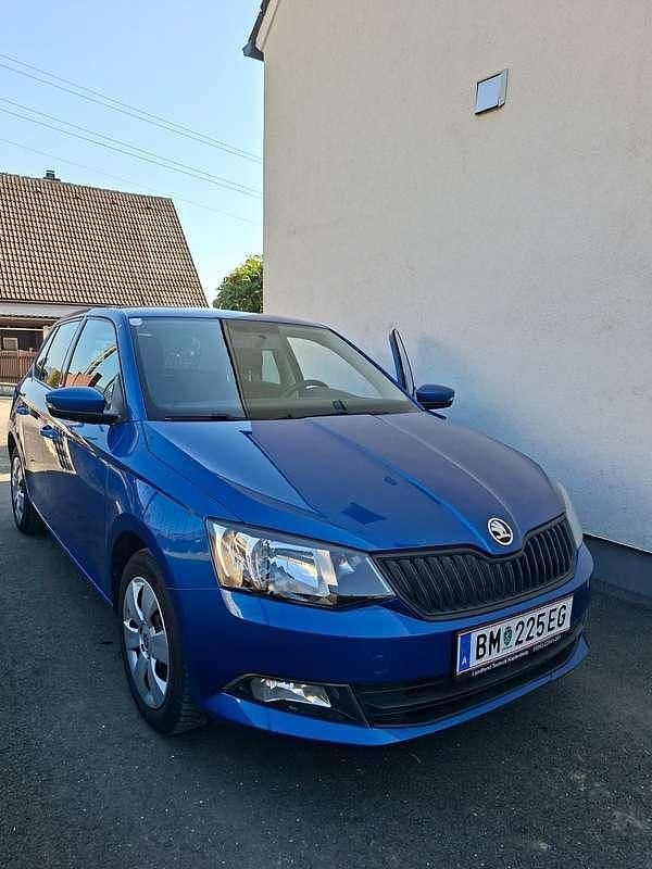Gebraucht Skoda Fabia Joy 60 PS (44 kW) 2016 Blau Limousine