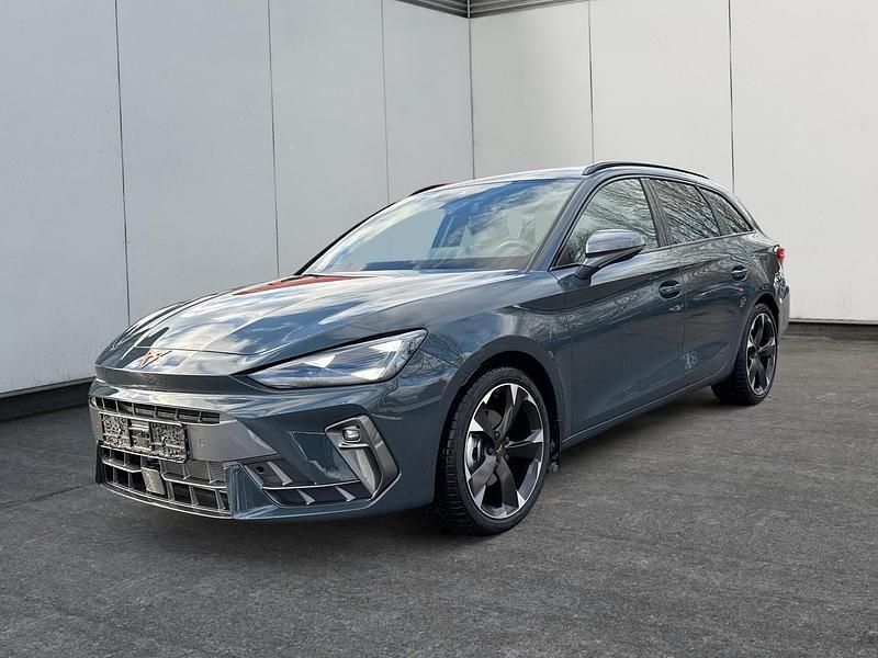 Neu Cupra Leon 150 PS (110 kW) 2025 Blau Kombi