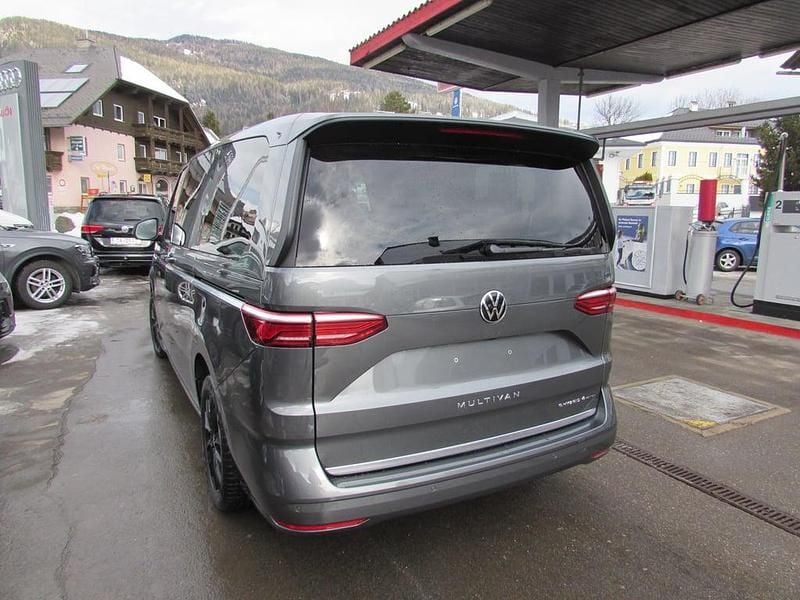 Gebraucht VW Multivan Style 245 PS (180 kW) 2025 Mittelgrau  metallic Van