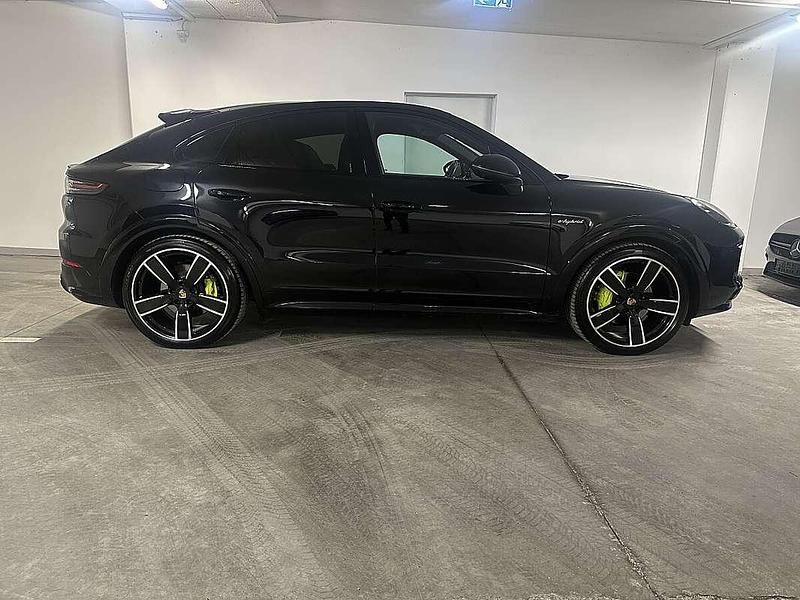 Gebraucht Porsche Cayenne Coupe Sport 462 PS (339 kW) 2021 Schwarz Coupé