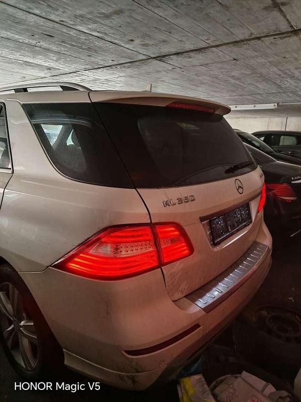 Gebraucht Mercedes ML350 Edition 258 PS (189 kW) 2015 Weiß SUV