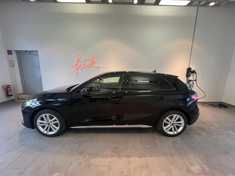 Neu Audi A3 116 PS (85 kW) 2026 Schwarz  normal