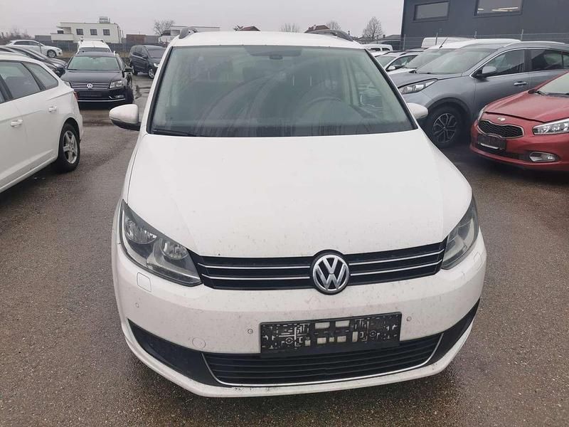 Gebraucht VW Touran Comfortline 105 PS (77 kW) 2012 Weiß Van / Kleinbus