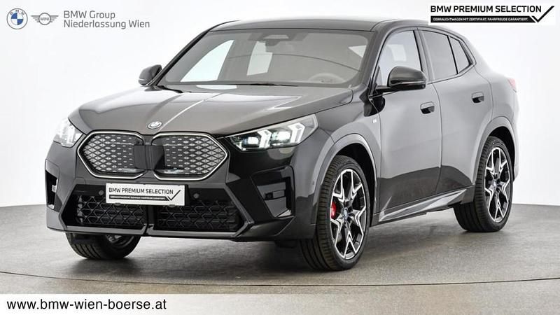 Schwarz Gebraucht 2024 BMW iX2 Luxury Line SUV | € 55.495 (Etwas zu teuer) - Bild 1/4