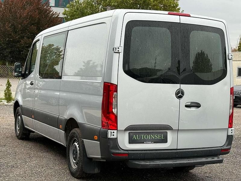 Gebraucht Mercedes Sprinter 163 PS (119 kW) 2021 Grau Van
