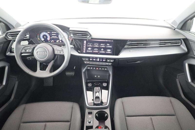 Neu Audi A3 Ambiente 150 PS (110 kW) 2025 Schwarz Limousine