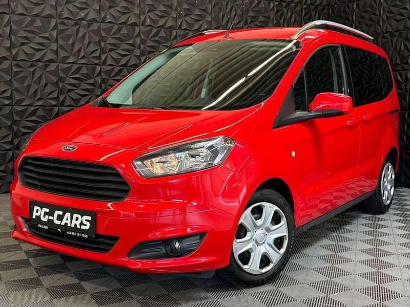 Gebraucht Ford Tourneo Trend 101 PS (74 kW) 2017 Rot Kombi