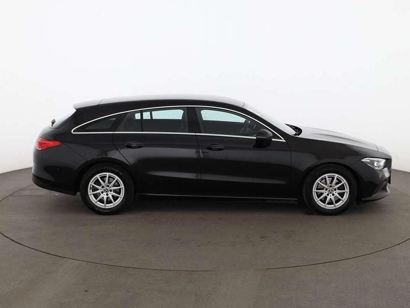 Gebraucht Mercedes CLA180 Shooting Brake 116 PS (85 kW) 2020 Schwarz Kombi